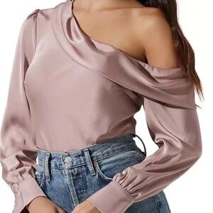 ASTR The Label Ellen Top